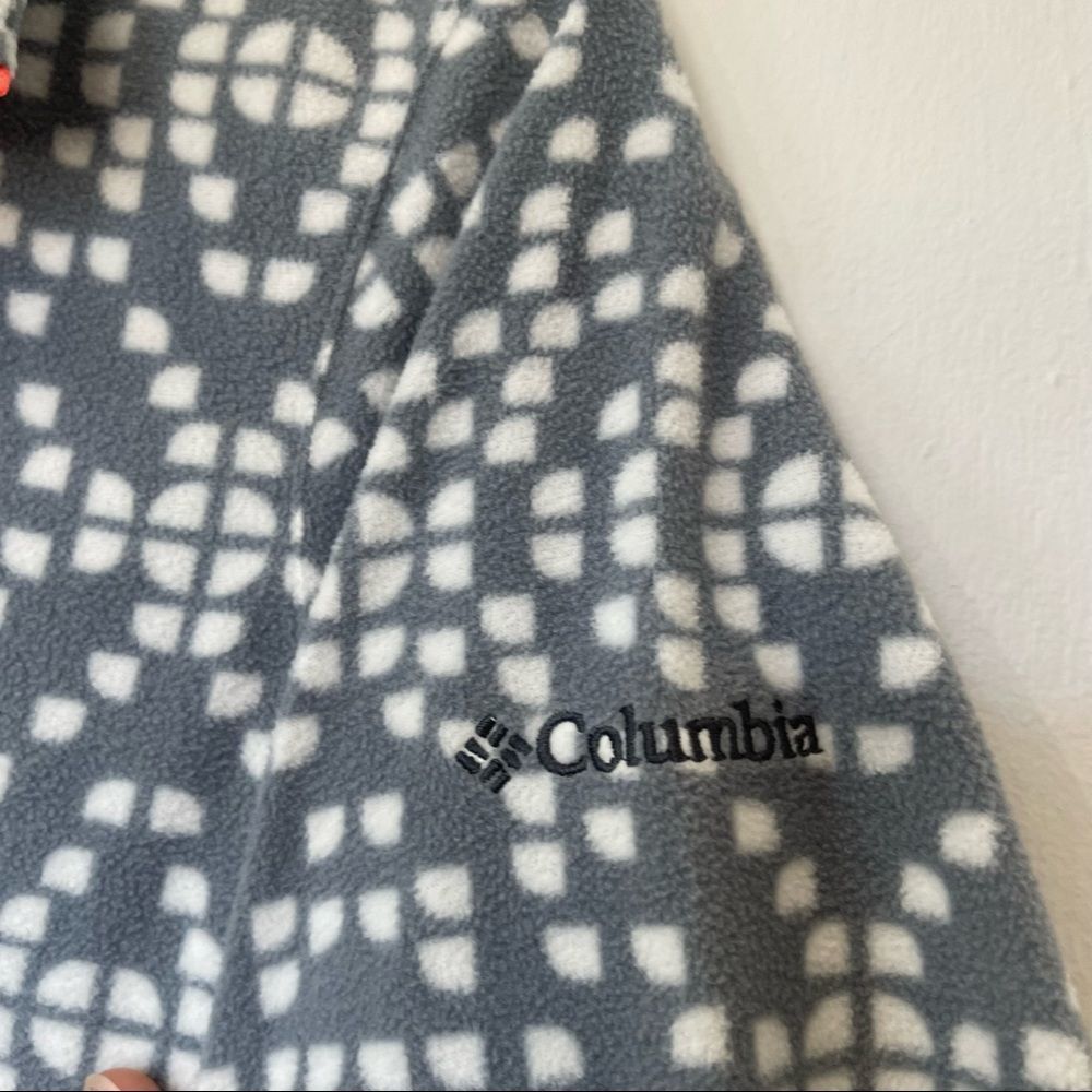 Columbia Gray & White with Pink Detail Ling Sleeve Fleece Three Quarter Zip Up - Picture 4 of 7
